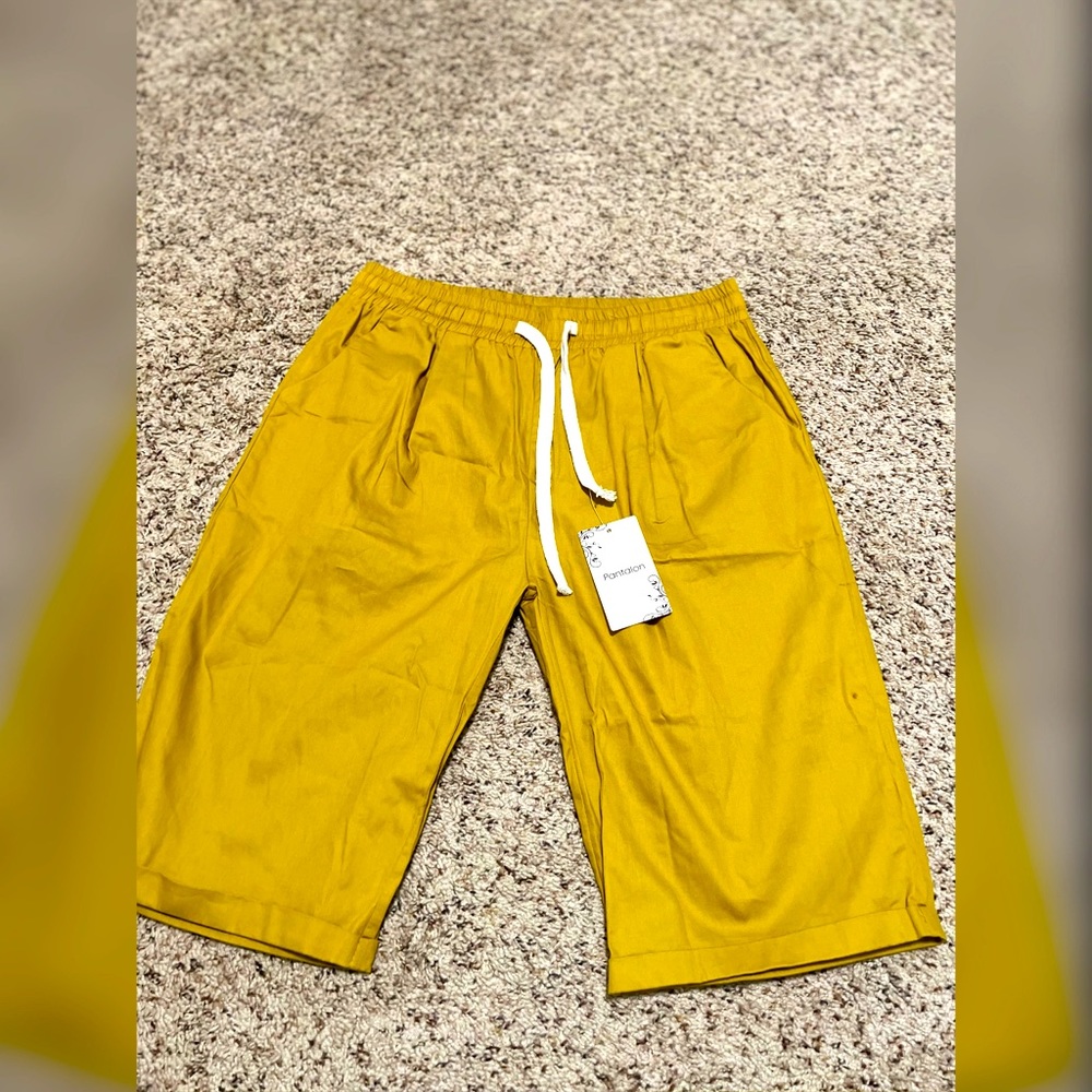 NWT 💙 Bermuda Shorts